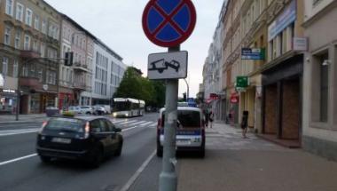 Raz odholują skuter, raz TIR-a