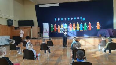 Strażniczki szkolne znów prowadzą zajęcia w szkołach w obostrzeniach epidemicznych