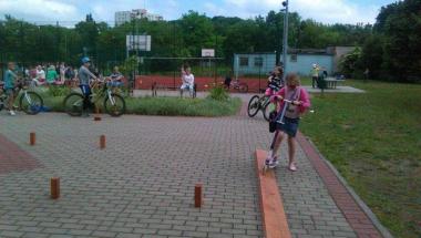 Rowerowy tor przeszkód - festyn SP 69