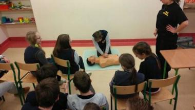 "Pierwsza pomoc przedmedyczna" - zajęcia praktyczne w SP 16