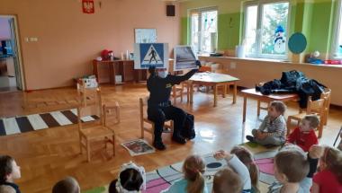 Strażniczki szkolne znów prowadzą zajęcia w szkołach w obostrzeniach epidemicznych