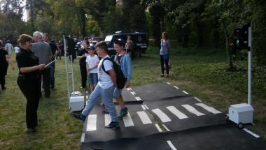 Bezpieczne przejście dla pieszych - Festyn Parafialny