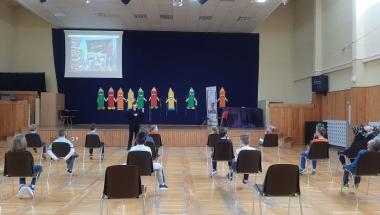 Strażniczki szkolne znów prowadzą zajęcia w szkołach w obostrzeniach epidemicznych