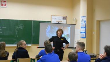 "Nikotyna legalny narkotyk" - prelekcje w Gim. 29