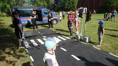 Bezpieczne przejście dla pieszych - Festyn Parafialny