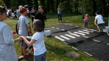 Bezpieczne przejście dla pieszych - Festyn Parafialny