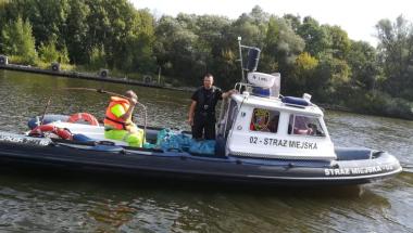 Wspólne sprzatanie plaży Mieleńskiej