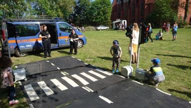 Bezpieczne przejście dla pieszych - Festyn Parafialny