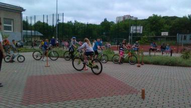 Rowerowy tor przeszkód - festyn SP 69
