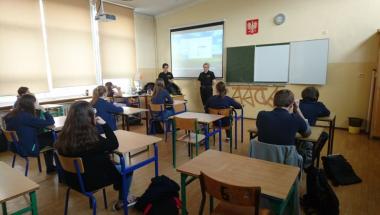 "Cyberprzemoc" - cykl prelekcji w Gim. 18