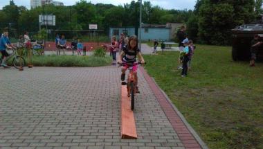 Rowerowy tor przeszkód - festyn SP 69