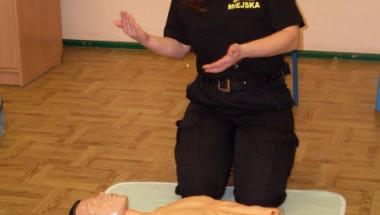 "Pierwsza pomoc przedmedyczna" - zajęcia praktyczne w SP 16