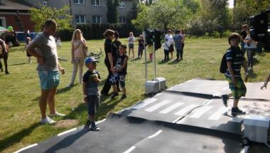 Bezpieczne przejście dla pieszych - Festyn Parafialny