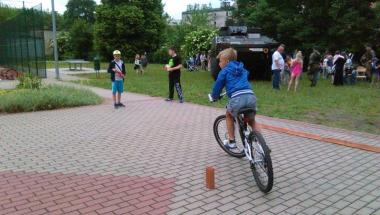 Rowerowy tor przeszkód - festyn SP 69
