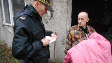 Podsumowanie tegorocznej edycji akcji „ Nie bądźmy obojętni, pomóżmy bezdomnym”. "- działania Straży Miejskiej na rzecz Bezdomnych