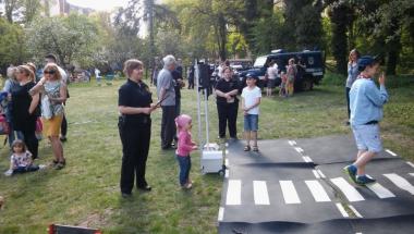 Bezpieczne przejście dla pieszych - Festyn Parafialny