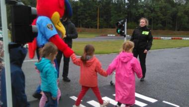 Festyn „Pierwszy dzwonek - bezpieczna droga do szkoły”