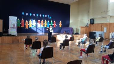 Strażniczki szkolne znów prowadzą zajęcia w szkołach w obostrzeniach epidemicznych