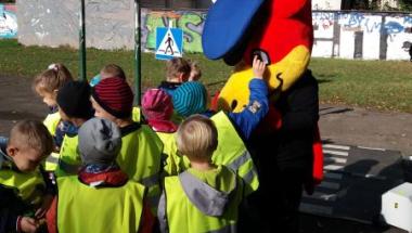 Strażnik Gryfuś uczy najmłodszych "ABC ruchu drogowego"
