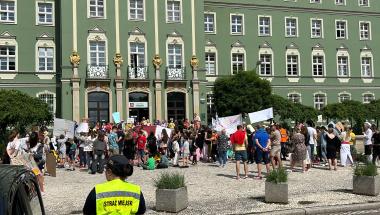 Orszak Króla Maciusia przeszedł ulicami miasta