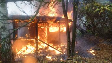 Strażnicy miejscy ujawnili pożar na ulicy Granitowej